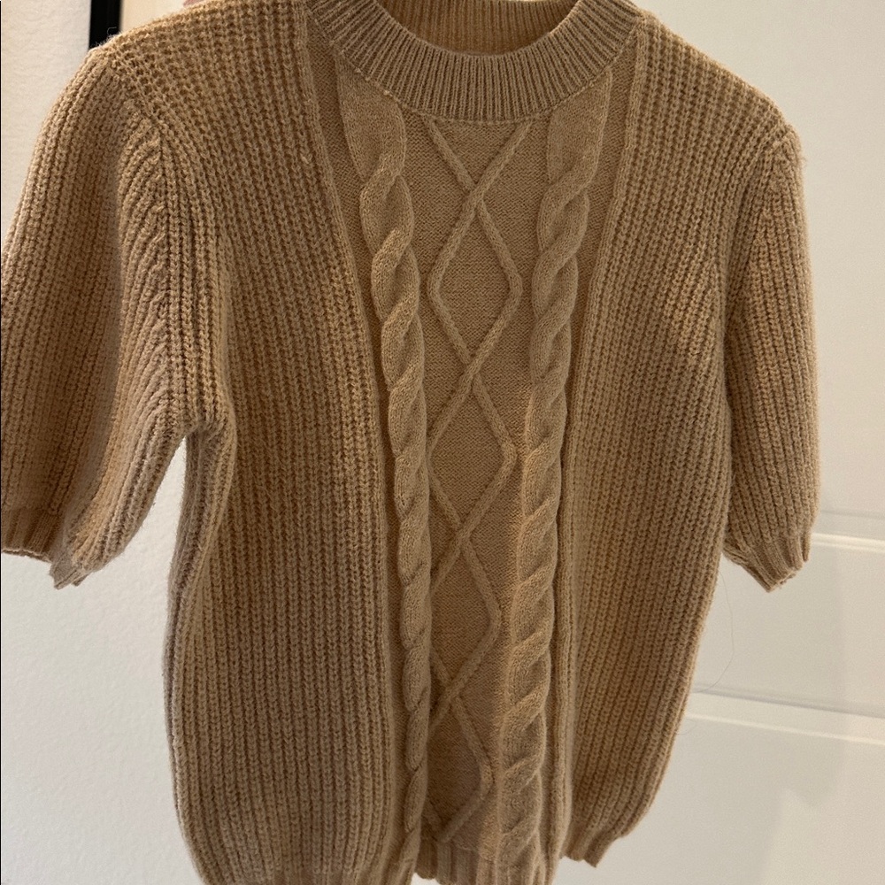 Milk Tea Cable Knit So Soft Short Sleeve Sweater Small - Picture 4 of 5